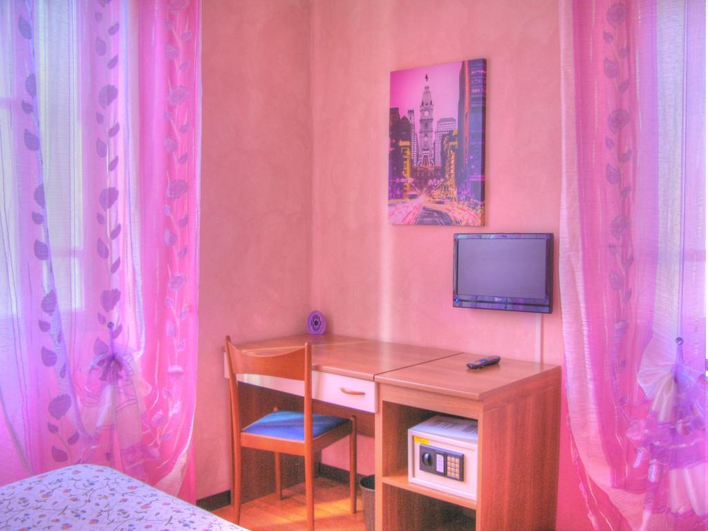 Hotel Flora Desenzano del Garda Quarto foto