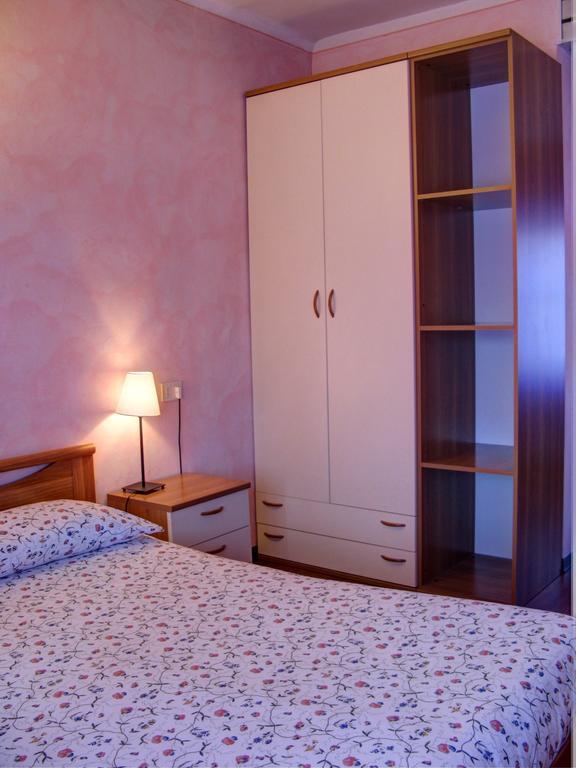 Hotel Flora Desenzano del Garda Quarto foto